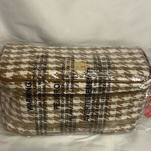 Make-up and Toiletry Case Cosmetic Bag Makeup Organizer Duel Zip by Revlon New